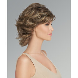 Breeze RW wig by Raquel Welch - Medium length - Available colours Blondes Brunettes Reds